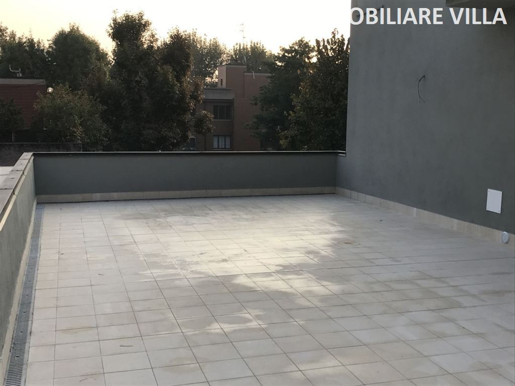Attico di tre locali con terrazzo al piano